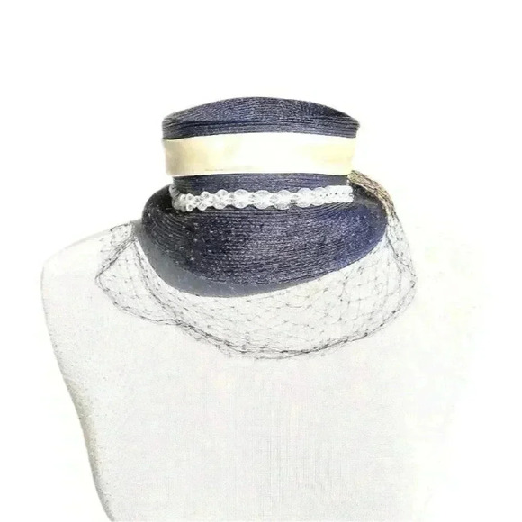 Vintage Ribbon Trim Navy & White Woven Hat W/ Veil - Picture 1 of 4